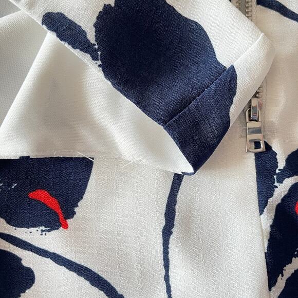 Lucy Paris White Navy Floral Print Sleeveless Cropped Blouse Top - Size Large - Picture 9 of 13